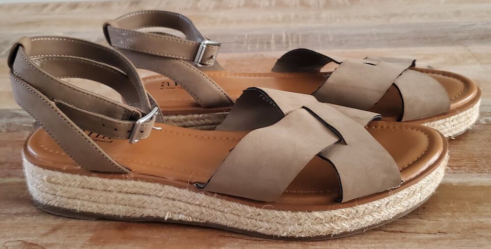 a.n.a. A New Approach Marilou Strappy Espadrille Wedge Sandals Women's Size 11